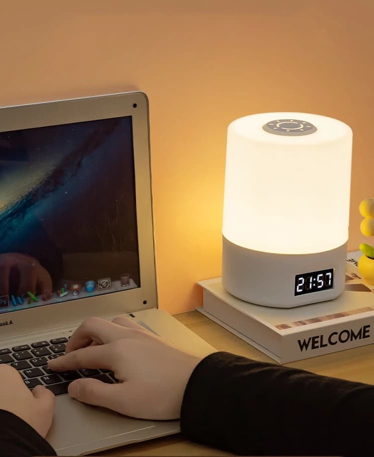 Lampka nocna z zegarem, lampka nocna do sypialni, dotykowa lampka do karmienia dziecka i ochrony oczu, ładowanie USB