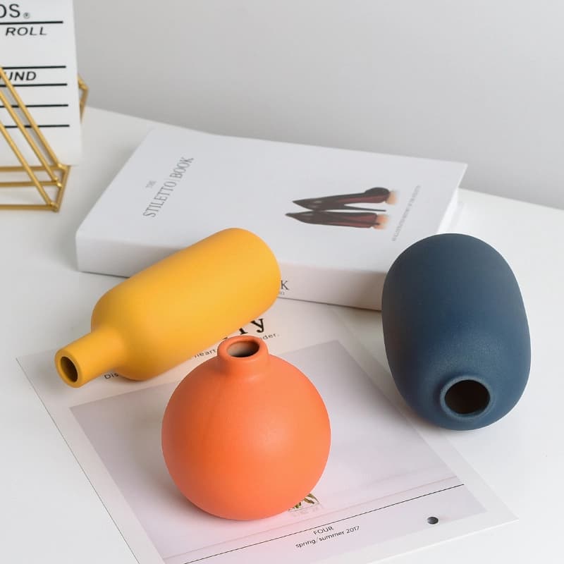 Wazon ceramiczny nowoczesny prosty jednokolorowy, prosta sztuka, dekoracja