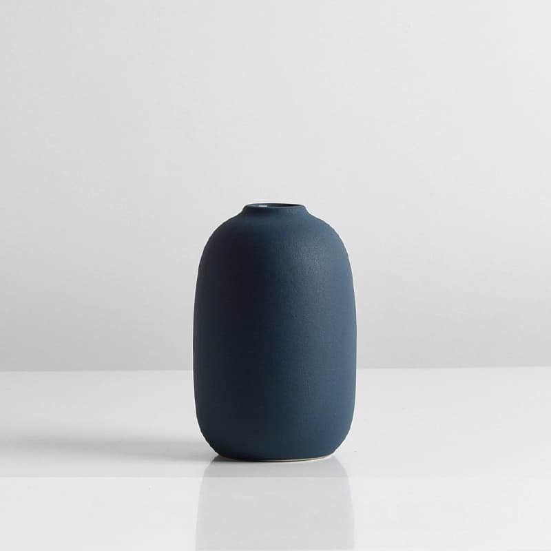 Wazon ceramiczny nowoczesny prosty jednokolorowy, prosta sztuka, dekoracja
